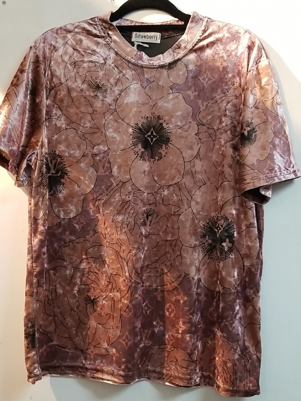 Strawberry Women's Short-Sleeve Floral Tie-Dye Tee in Mauve Brown